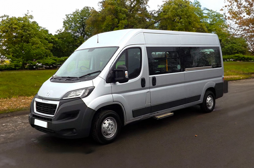 Peugeot Boxer Minibus 1