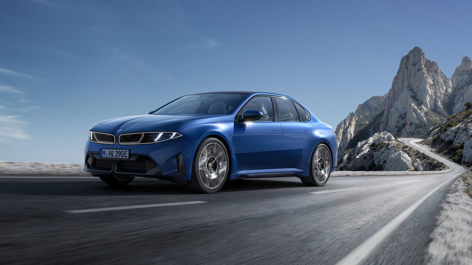 BMW i3 revealed with up to 560 miles of range