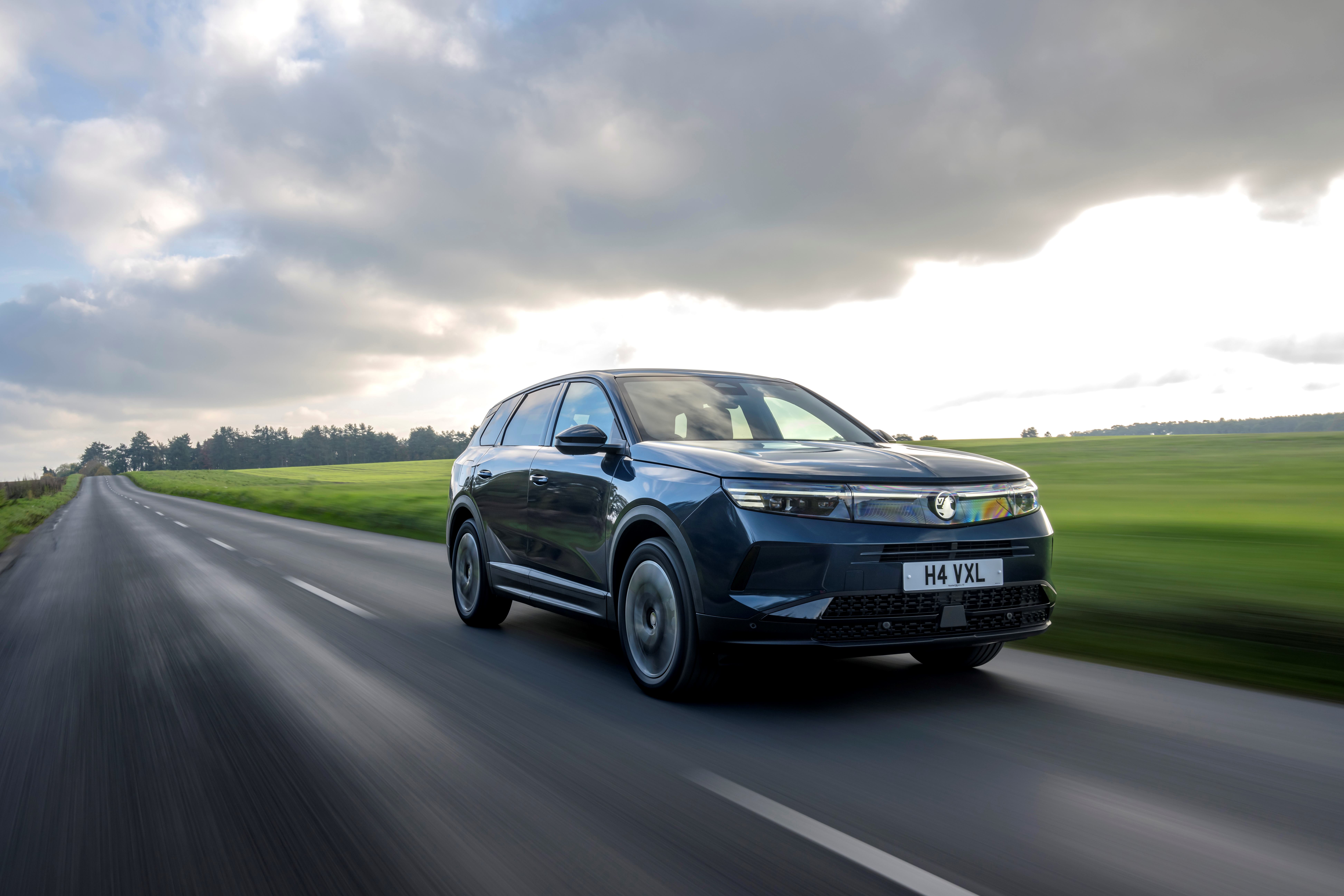 Vauxhall Introduces Plug-In Hybrid Model to Complete Grandland Electrified Line-up